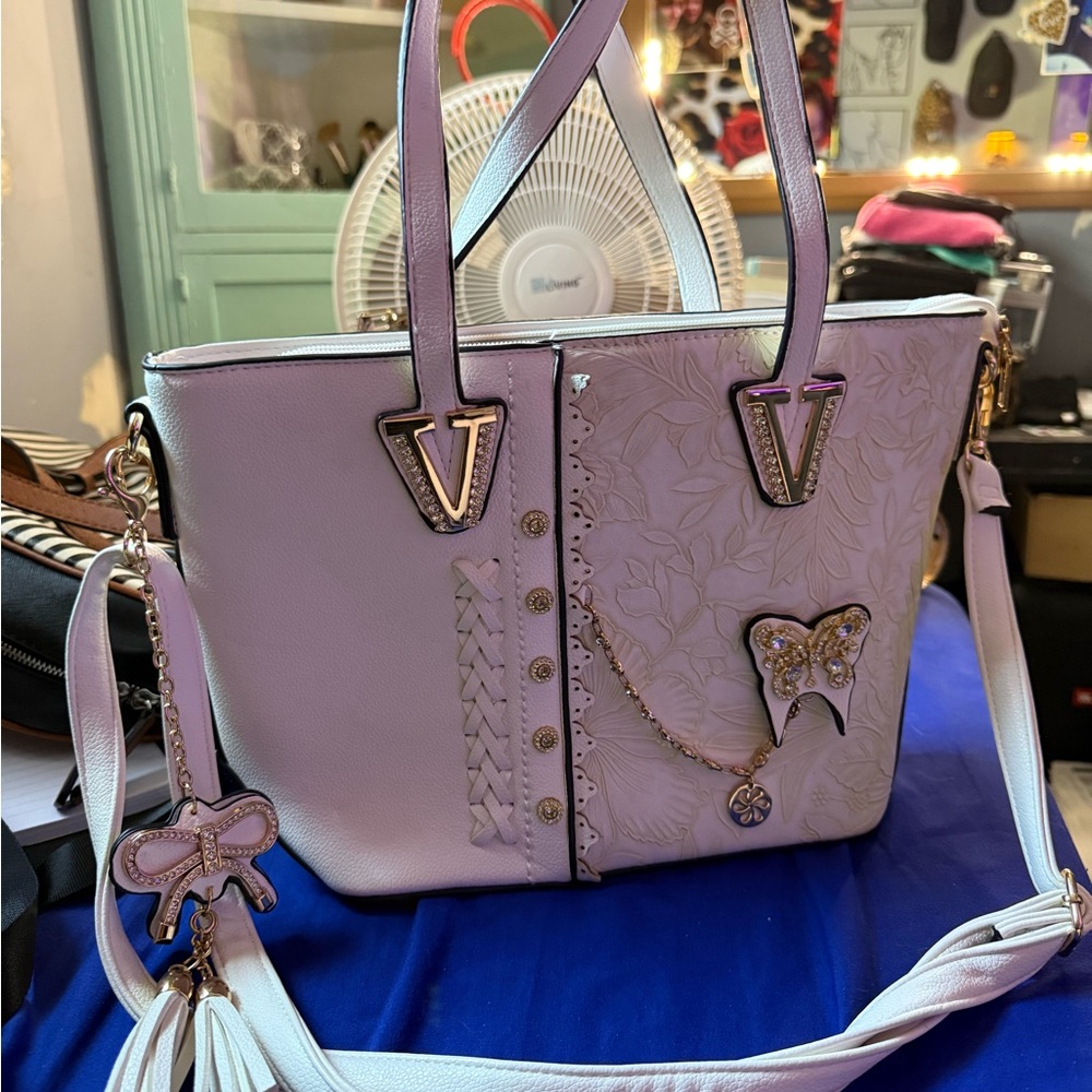 Elegant White hand bag
